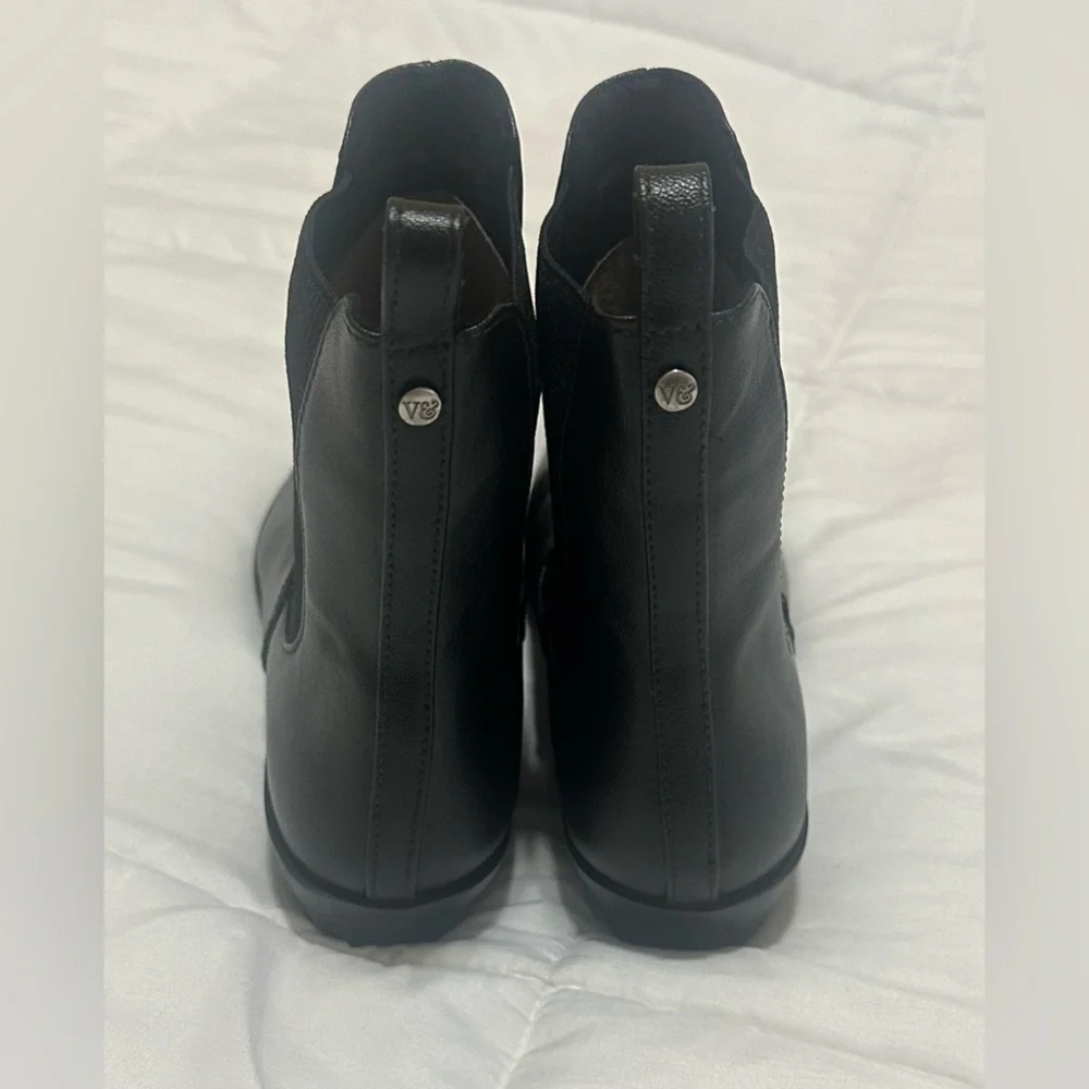 New Never Worn Voes&Company Harlow Chelsea Boots (vegan, black) size US 7/ EU 38 - Picture 3 of 7